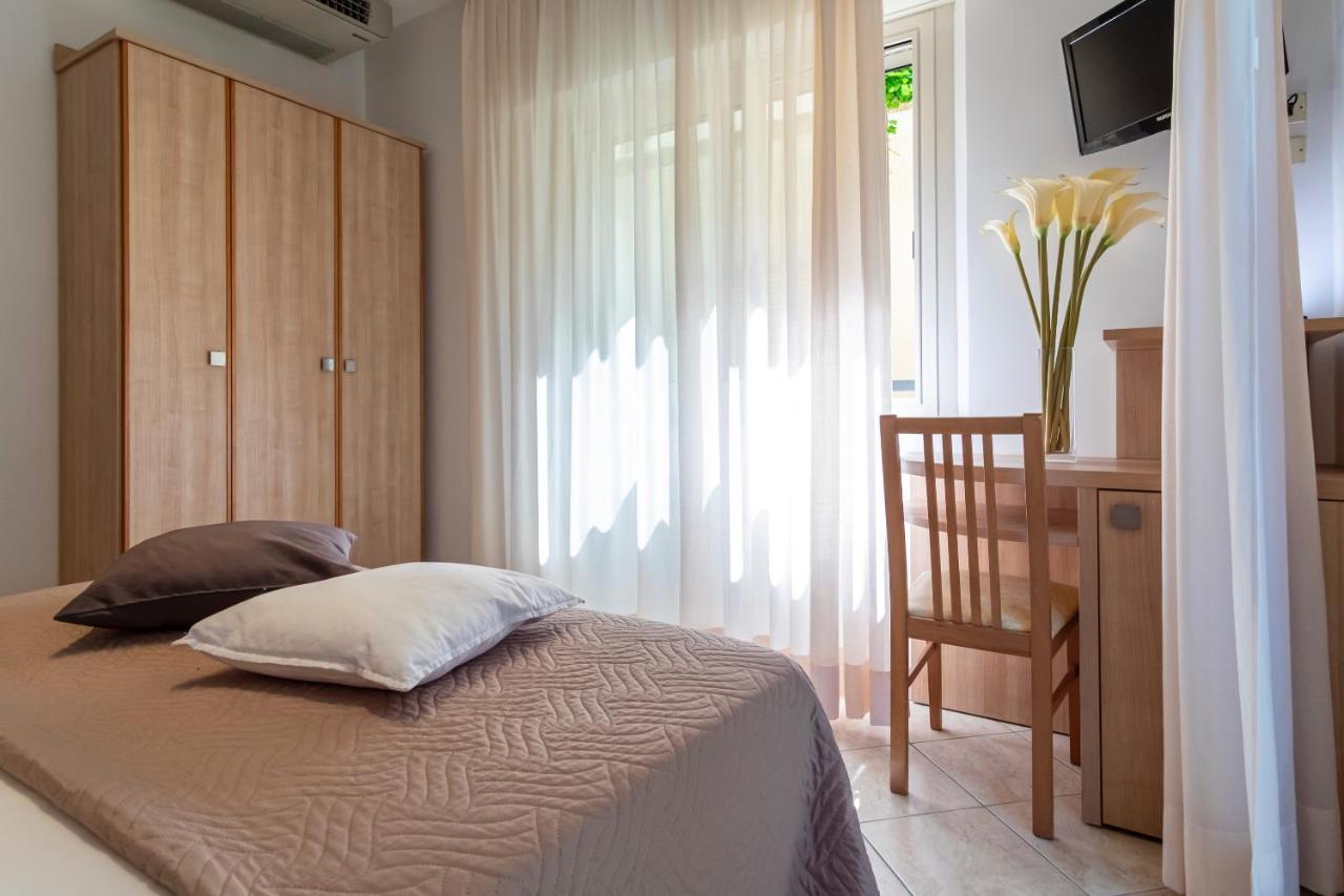 Hotel Mocambo Riccione Exterior photo