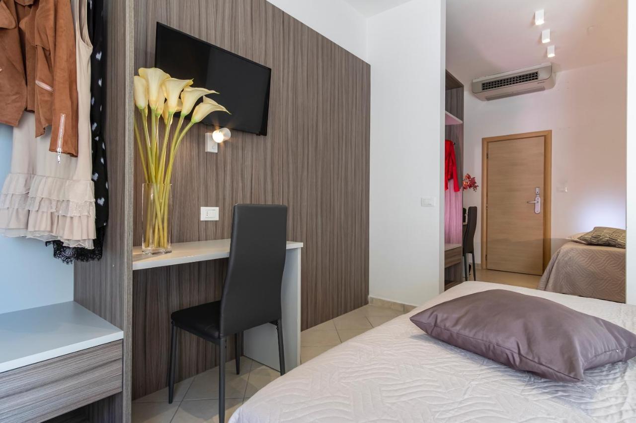 Hotel Mocambo Riccione Exterior photo