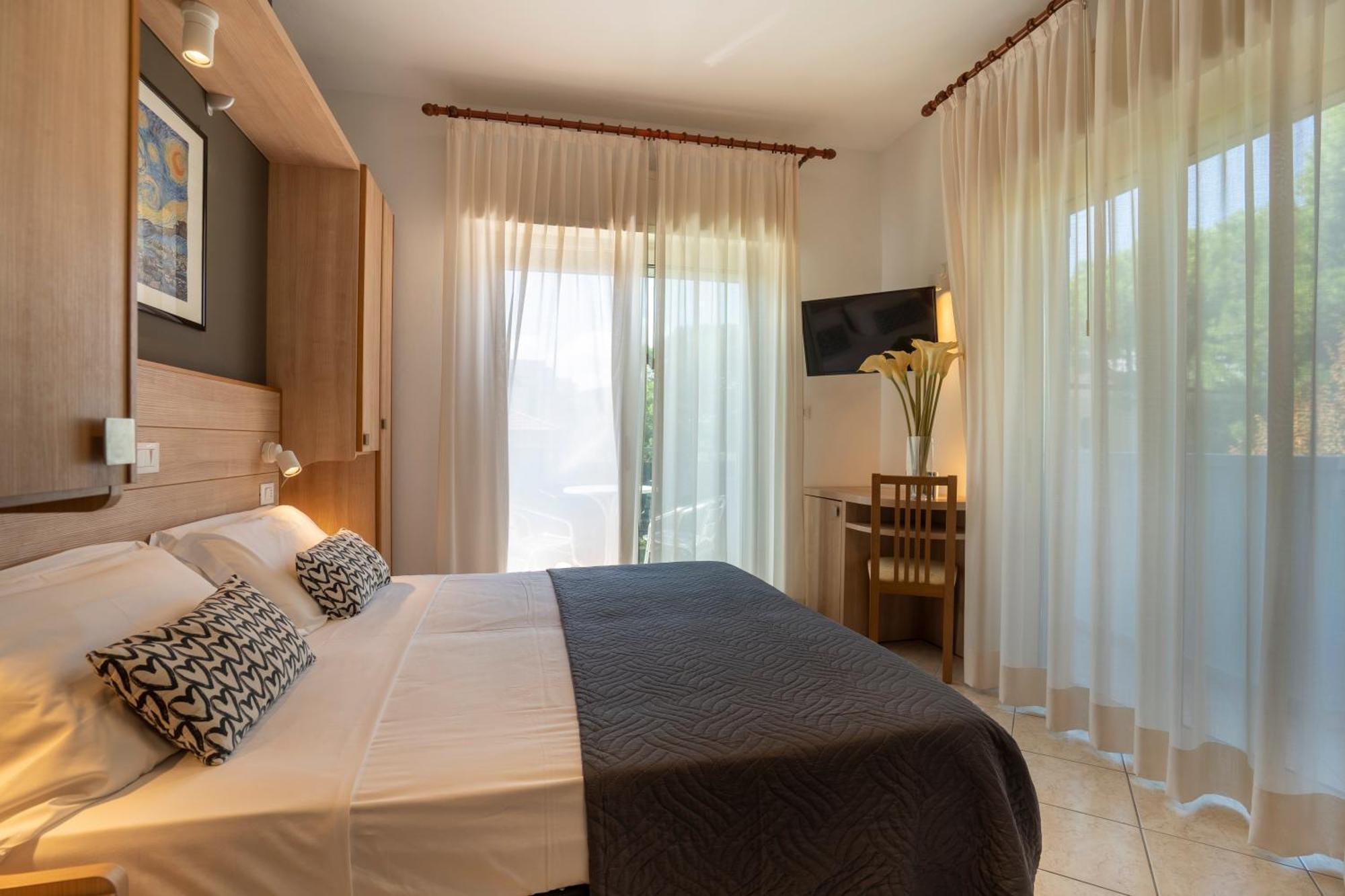 Hotel Mocambo Riccione Exterior photo