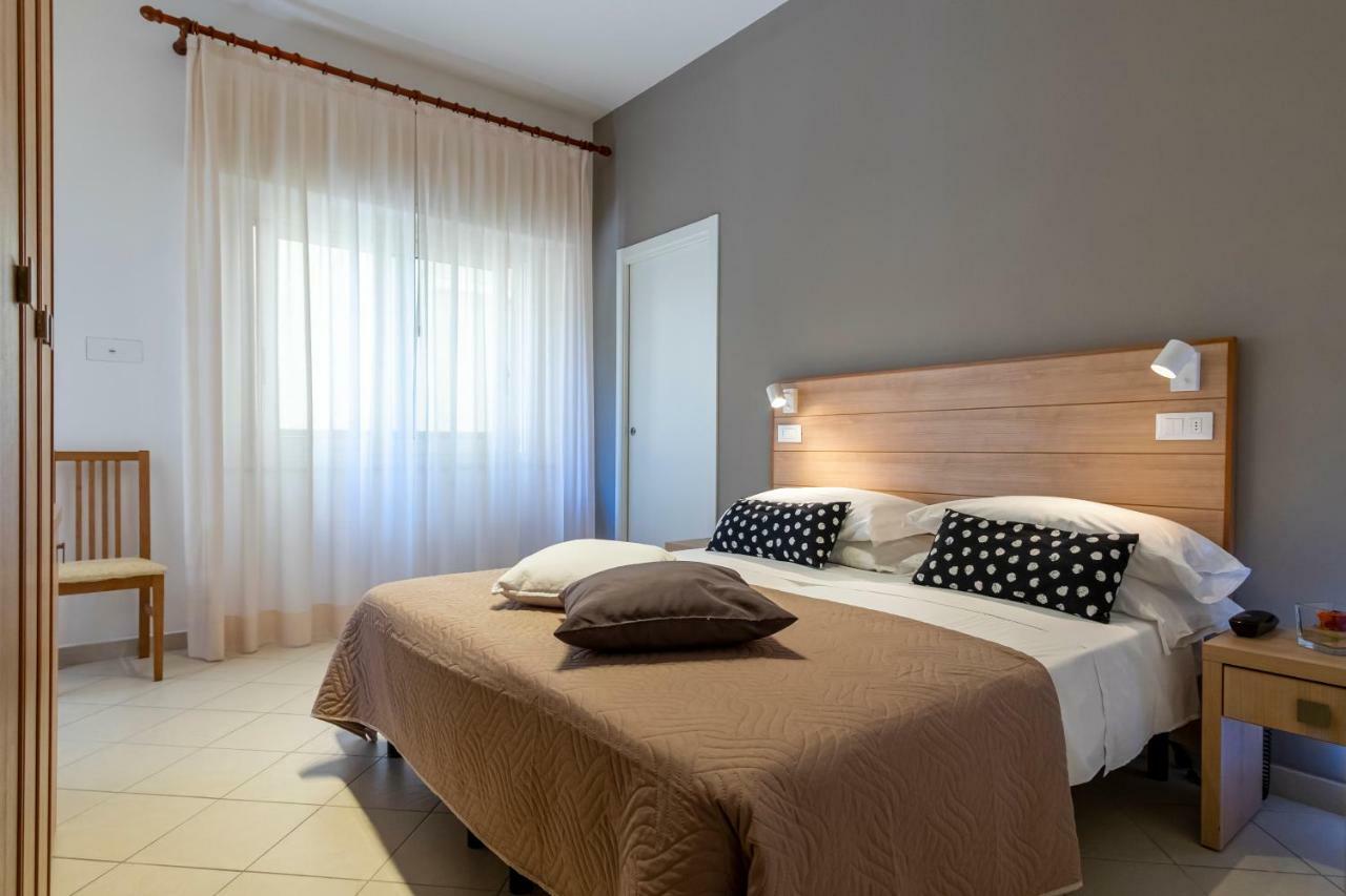 Hotel Mocambo Riccione Exterior photo